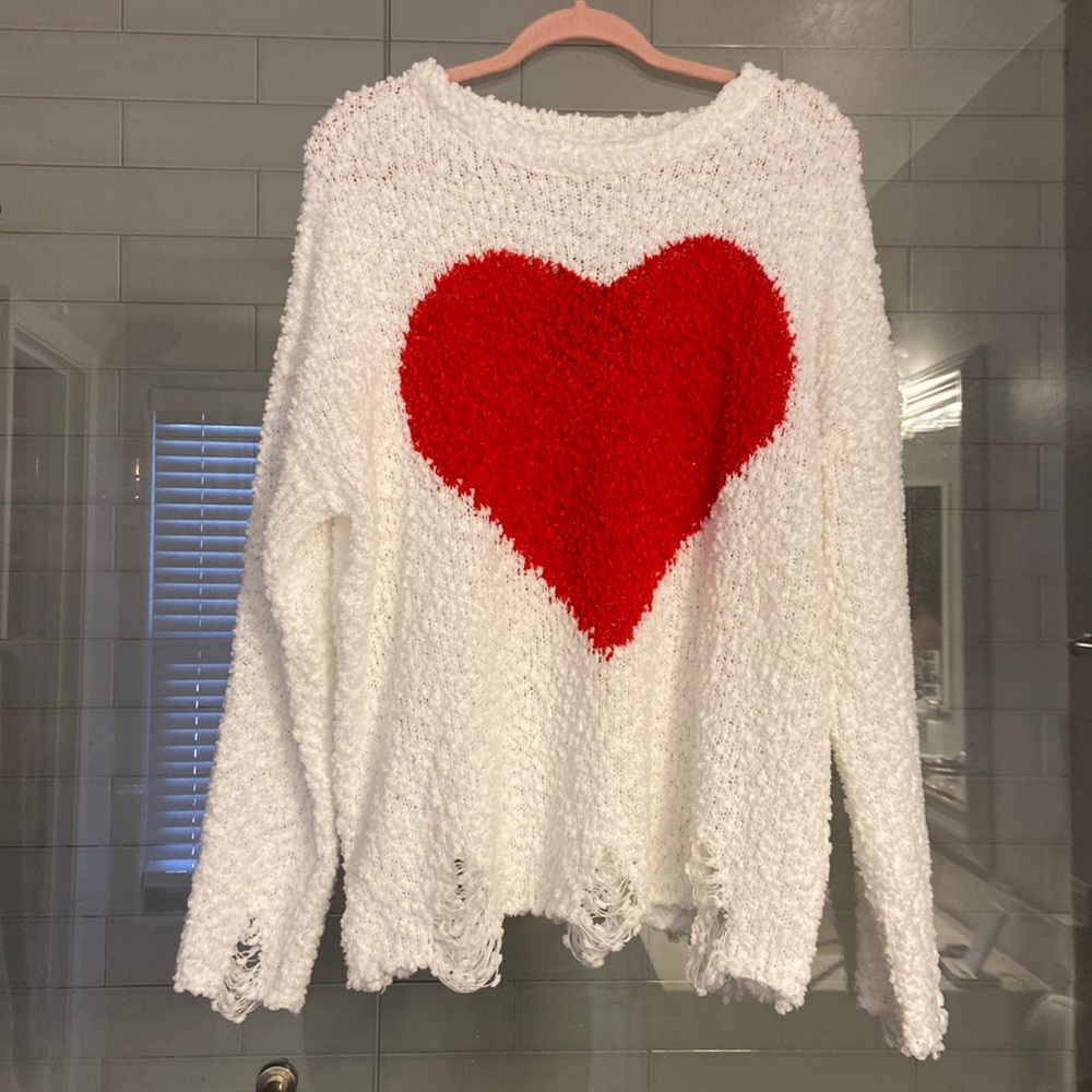 Mainstrip heart sweater - medium new with tags